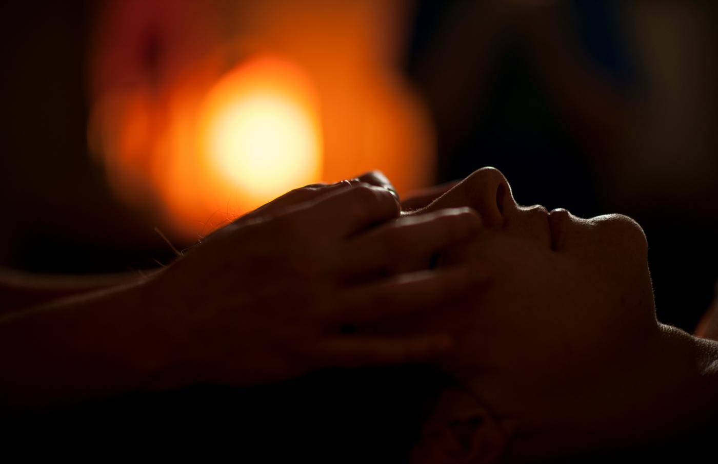 Masaje a la luz de las velas en Arcadea · centro de masajes en Bilbao